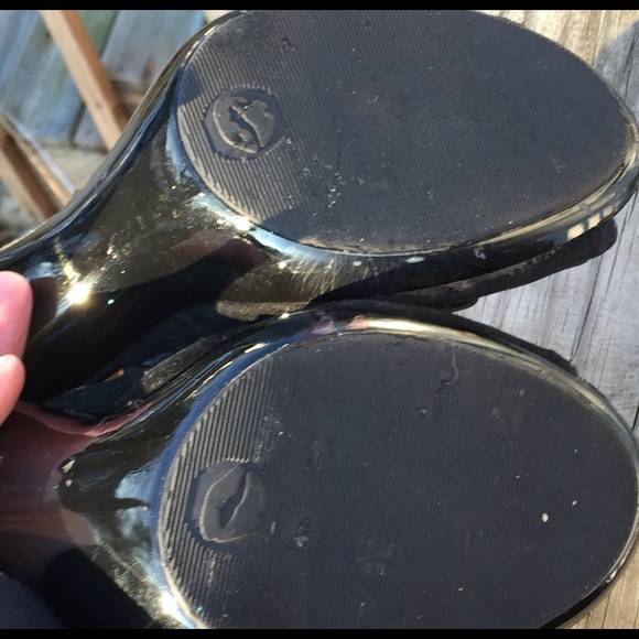 Promise Black Suede Hooded Heels SZ 8.5! EUC! - Picture 2 of 7